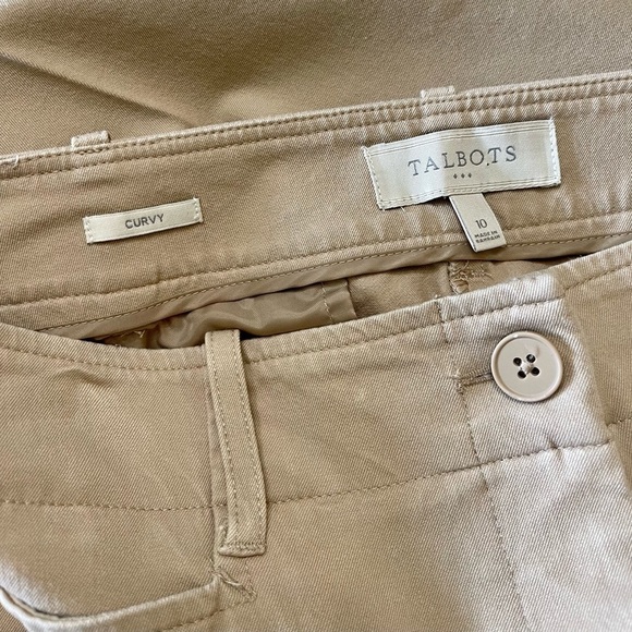 TALBOTS, WOMENS KHAKI CAPRIS. 2 FRONT POCKETS & 2 BACK POCKETS. SIZE 10 - Picture 6 of 9
